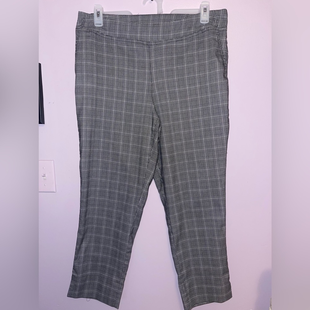 Adrienne Vittadini gray plaid pants, NWOT